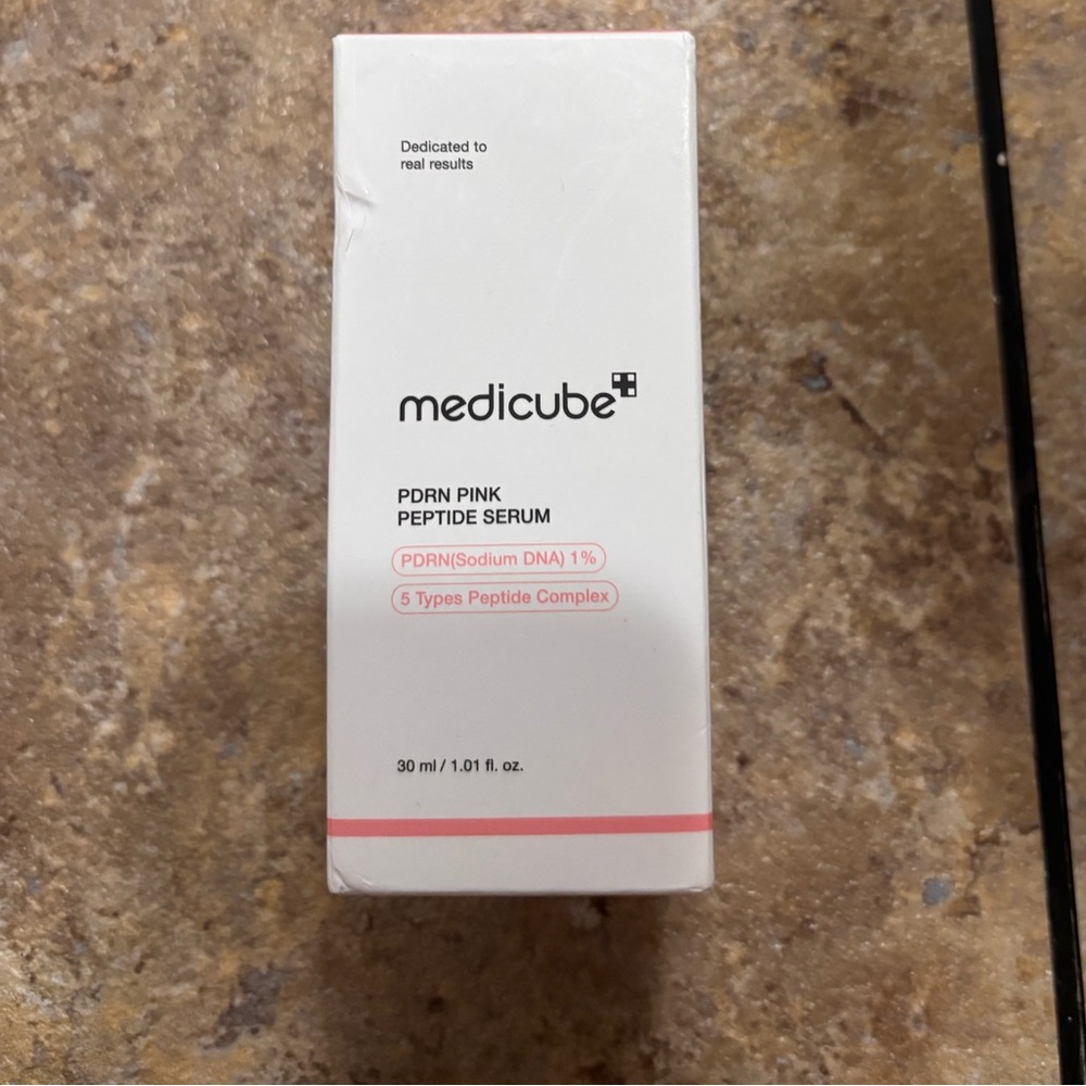 Medicube PDRN Pink Peptide Serum